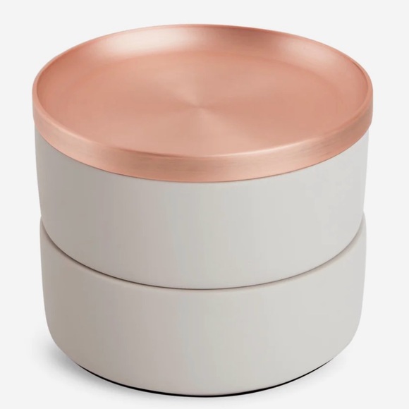 UMBRA “podium” decorative tabletop frame with storage - concrete & copper - NIB - Picture 12 of 16